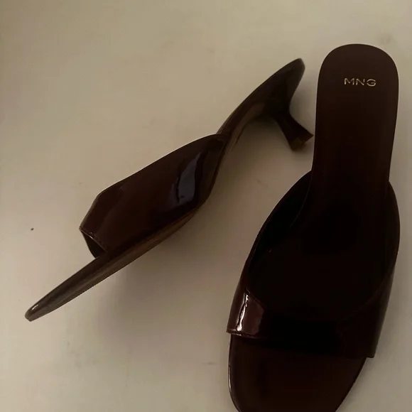 Mango MNG Women's Deep Burgundy Patent Leather Mules Kitten Heel - Picture 2 of 4